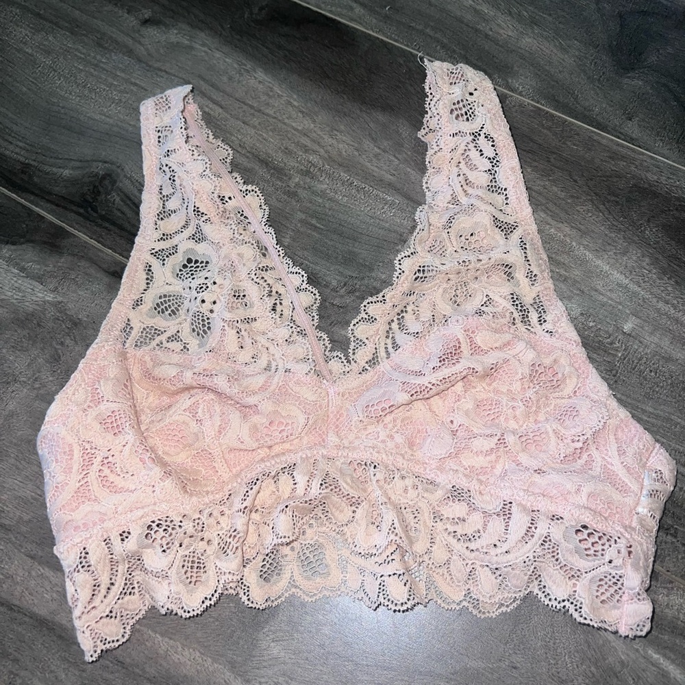 Forever 21 Peach Lace Bralette Size Small
